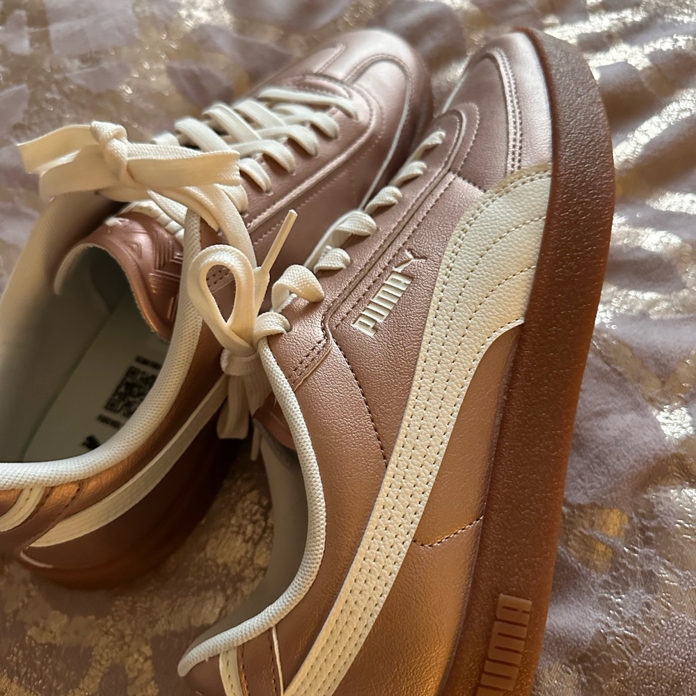 Puma Metallic Rose Gold Low-Top Sneakers with off white Laces. - Picture 5 of 10
